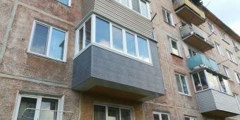 Расширение 3-х метрового балкона по полу. Фасадные панели Ponova